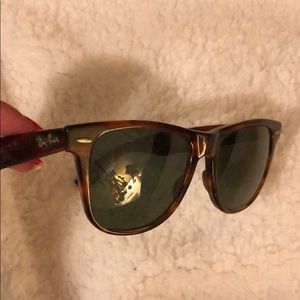 Vintage Wayfarer 2 Ray Bans sunglasses